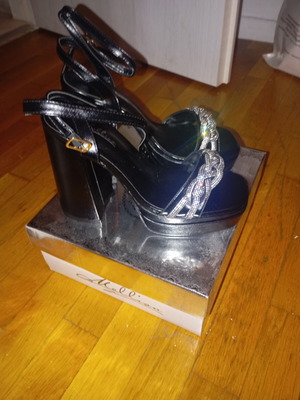 Platform sandals new, black with rhinestones on front strap