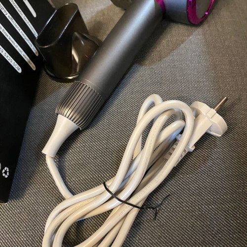 Hair dryer like new, lightweight and ideal for travel