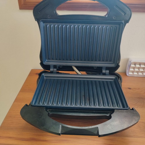 Moulinex sandwich maker for 2 toasts, like new
