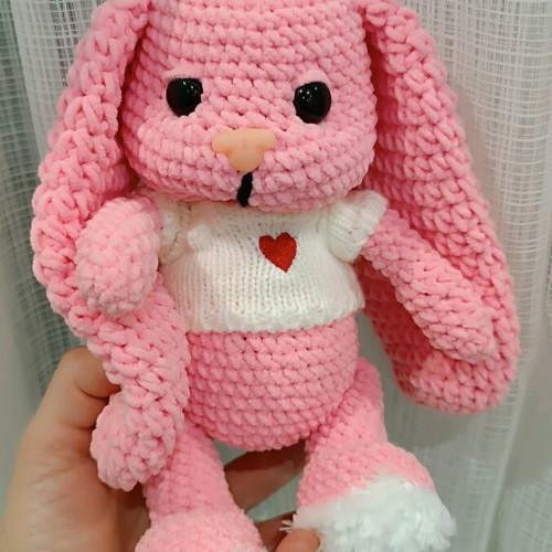 Knitted bunny new with heart blouse and safe eyes