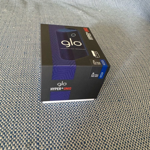 Glo Hyper+ Uniq device like new, blue color with extra cover