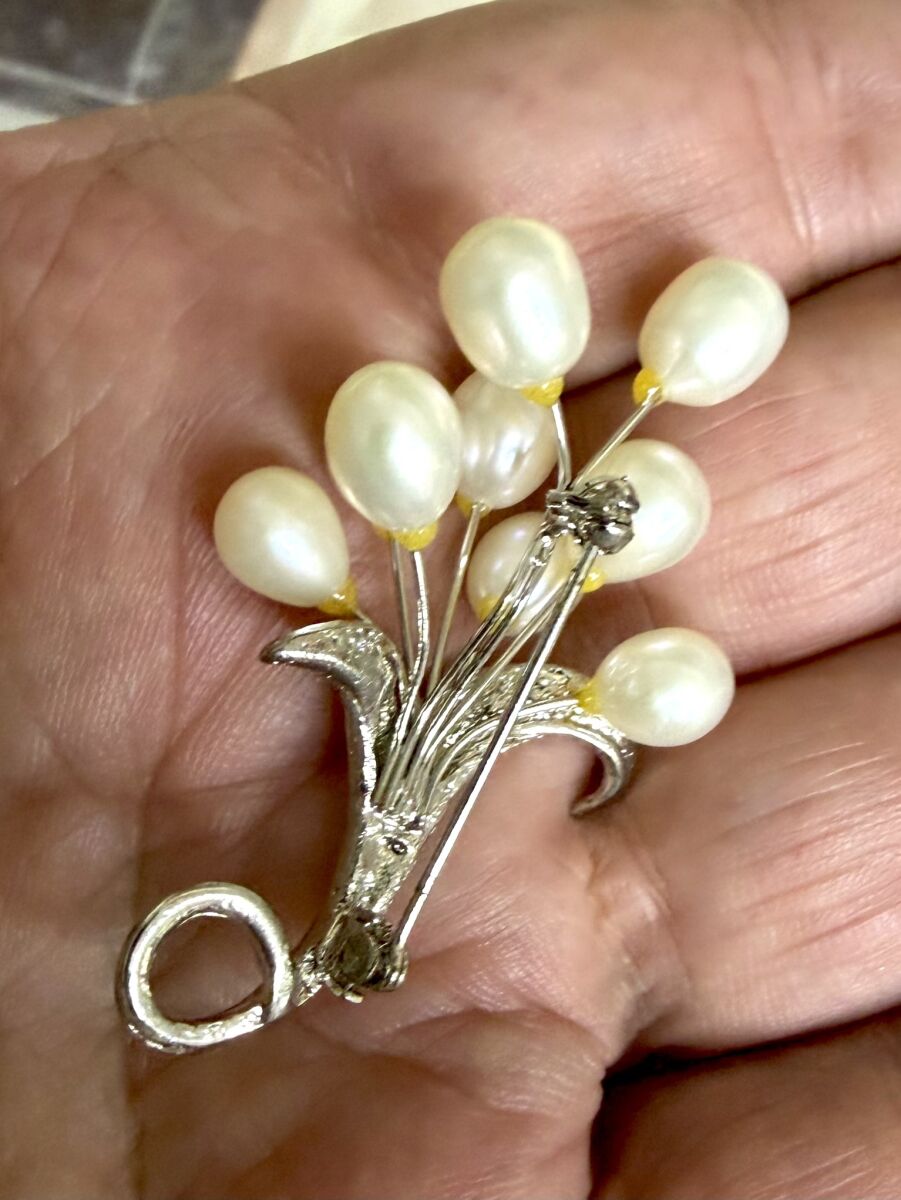 Brooch with 9 natural freshwater pearls… - € 65,00 - Vendora.cy