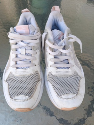 Puma sneakers size 42 like new, white