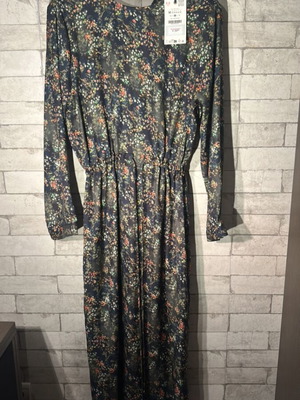 Zara Satin Floral Dress new with belt, medium to large