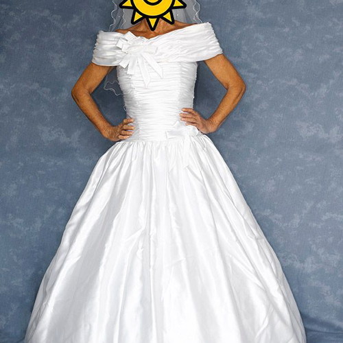 Pronovias wedding dress used, white, size 40 with veil and underskirt