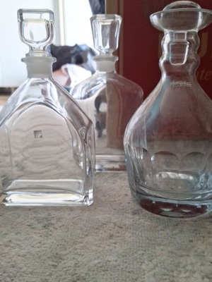 Vintage crystal carafes set of 3 like new, made in Italy and England