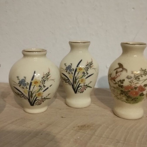 Miniature vase set like new, 4 porcelain pieces