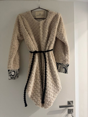 Nidodileda coat jacket like new, white