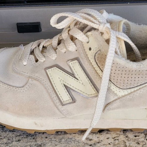 New Balance women's athletic shoes used, beige, size 39