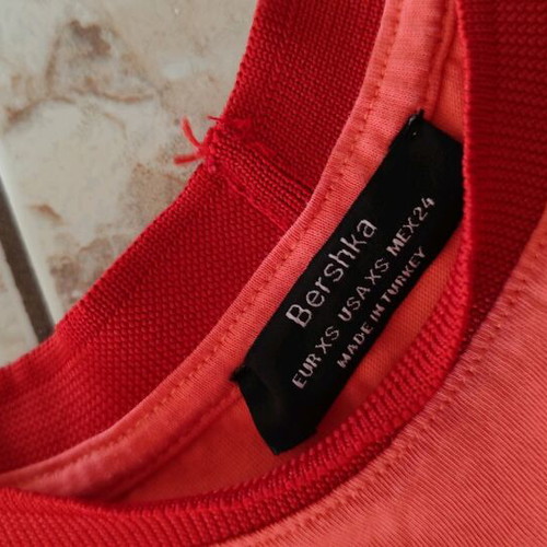 Bershka t-shirt with cherries like new, size XS