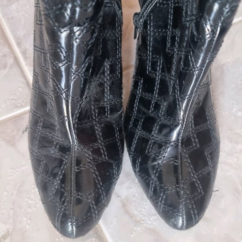 Patent leather ankle boots like new, black, size 37