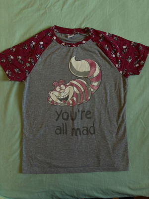 Disney Alice in Wonderland Cheshire Cat Raglan Tee Shirt Medium like new, gray and maroon