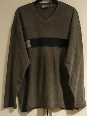Men's sweatshirt gray with stripe size XL like new