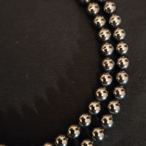 Hematite necklace with 14k gold clasp, 68.5cm