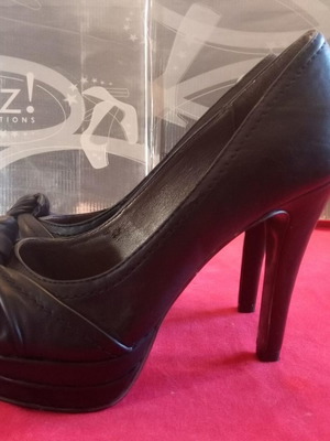 Γόβες μαύρες καινούργιες Νο 37