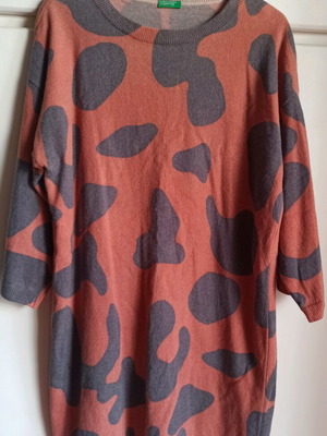 Benetton knitted dress like new, two-tone brick-gray, small oversized fit