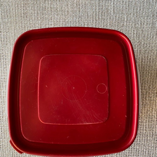 Plastic food containers two sizes like new, minimally used