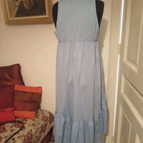 Dress with ruffles used, small and M, longer at back