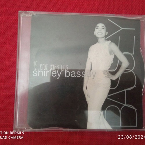 Shirley Bassey CD like new, 15 hits