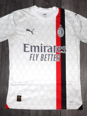 AC Milan 2023-24 Puma Away Shirt Medium like new, white and red