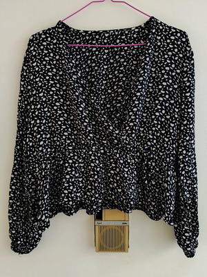 Vintage women's blouse L black-white wrap like new