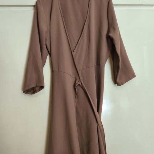 Mind Your Style Wrap Dress S/M Brown like new