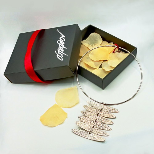 NEW 925 silver necklace "Minoan". Design with hammered leaves. Plated jewelry.