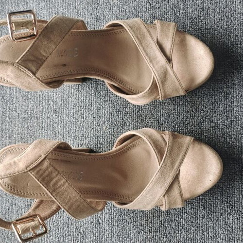 Wedding shoes pumps like new, 13 cm heel, beige, size 38