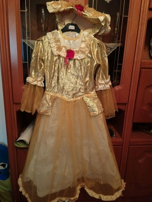 Carnival costume Pentaromfi like new with hat
