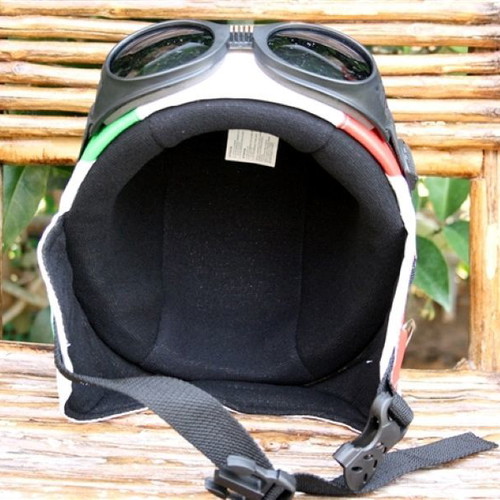 Motorcycle helmet with Italy tricolore flag colors, Vespa style