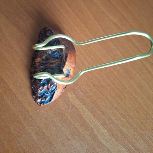 Pipe holder stand like new, reiki and metal