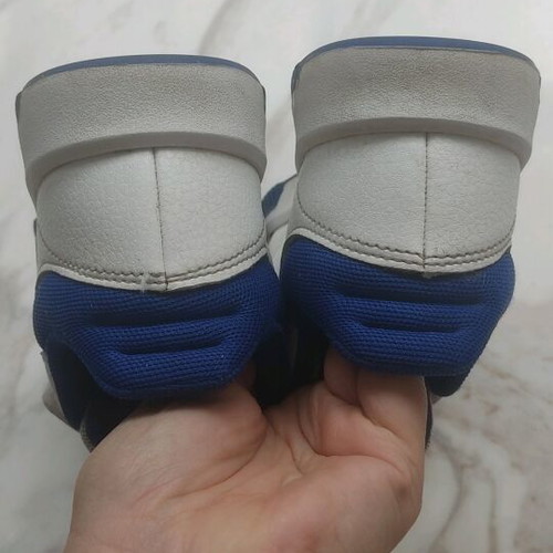 Adidas Tensaur kids sneakers white with scratches used, size 30