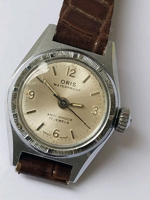 Ρολόι Oris γυναικείο κουρδιστό μεταχειρισμένο με δερμάτινο λουρί