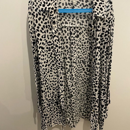 Stradivarius shirt with 3/4 sleeves used, black and white, size S