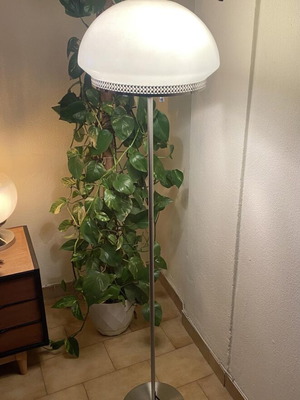 Floor lamp like new with white 1960s opaline shade