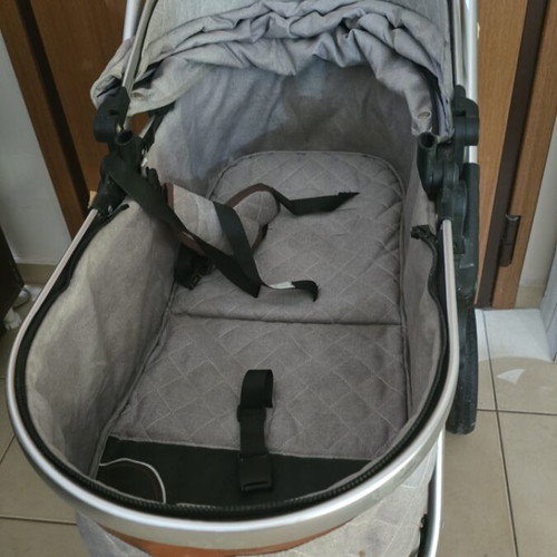 Baby stroller used, suitable for babies up to 15 kg or 90 cm