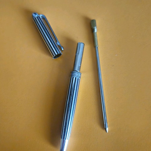 Mini metal pen like new