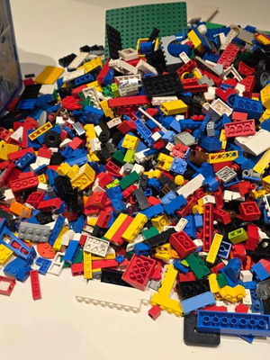 Large collection of authentic LEGO Classic and City, 1000+ pieces