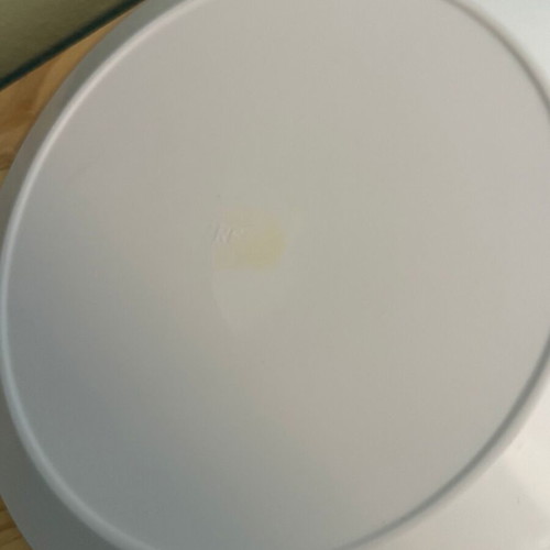 Plastic plate used with black and white flower design 27 cm