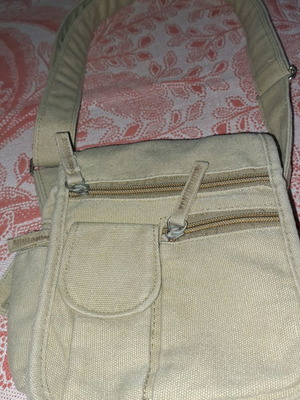 Women's shoulder bag used
