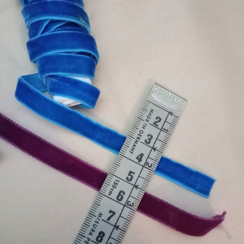 Ribbons, braids and cords like new, total 32.20 meters