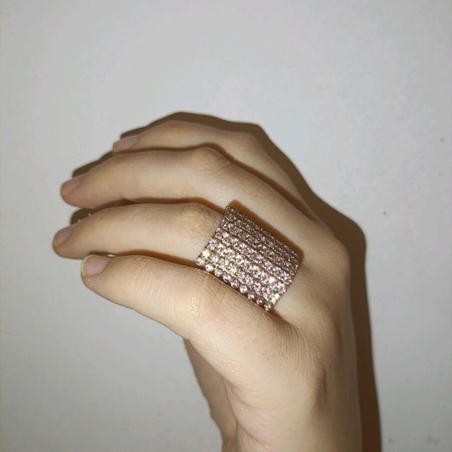 Marguerite ring used with sparkling pink zircon