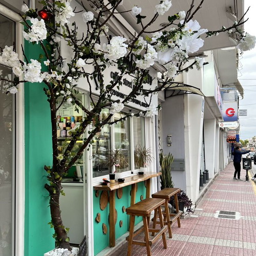 Bistro cafe business for sale in Artemida, fully equipped
