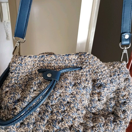 Handmade straw shoulder bag beige and blue with inner lining