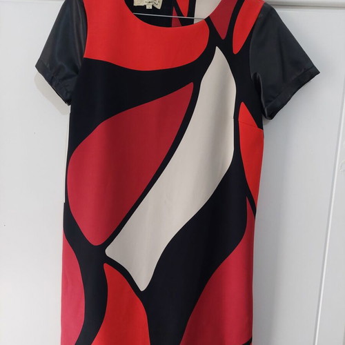 Lynne Small dress like new with leather sleeves, black and red