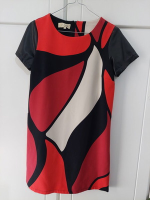 Lynne Small dress like new with leather sleeves, black and red