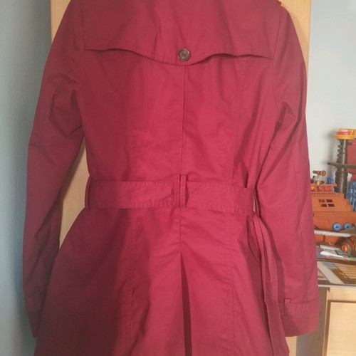 Bordeaux Elegance trenchcoat like new, deep red cotton fabric