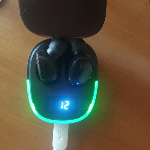 Wireless earbuds like new, excellent sound
