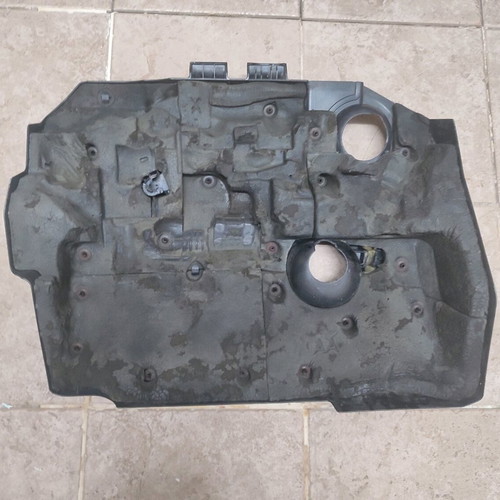 Toyota Auris D-4D Engine Plastic Cover used with broken bases