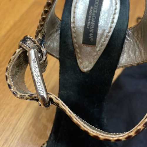 Dolce & Gabbana leather high-heeled sandals like new, black beige